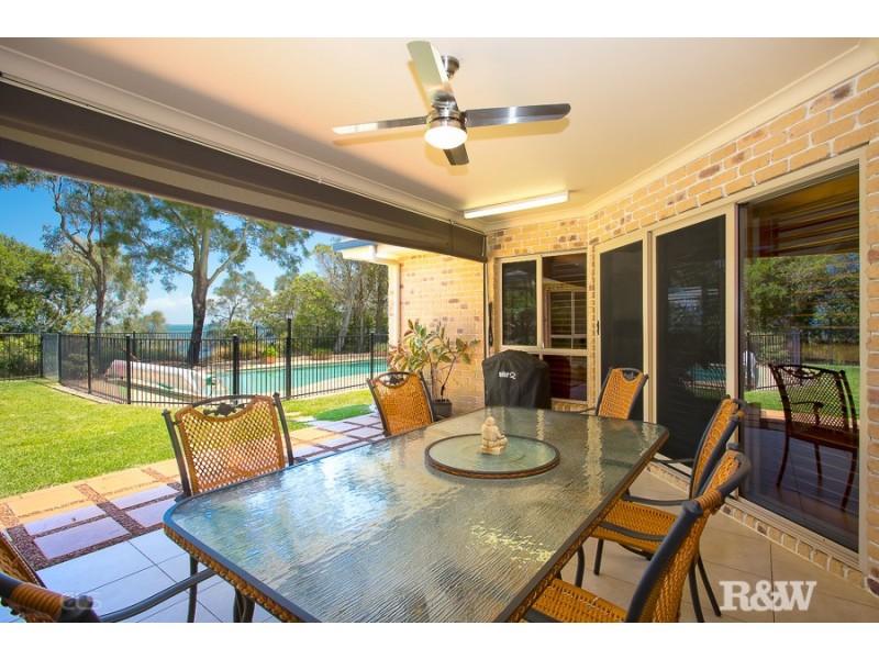 8 Sunbrite Court, Sandstone Point QLD 4511