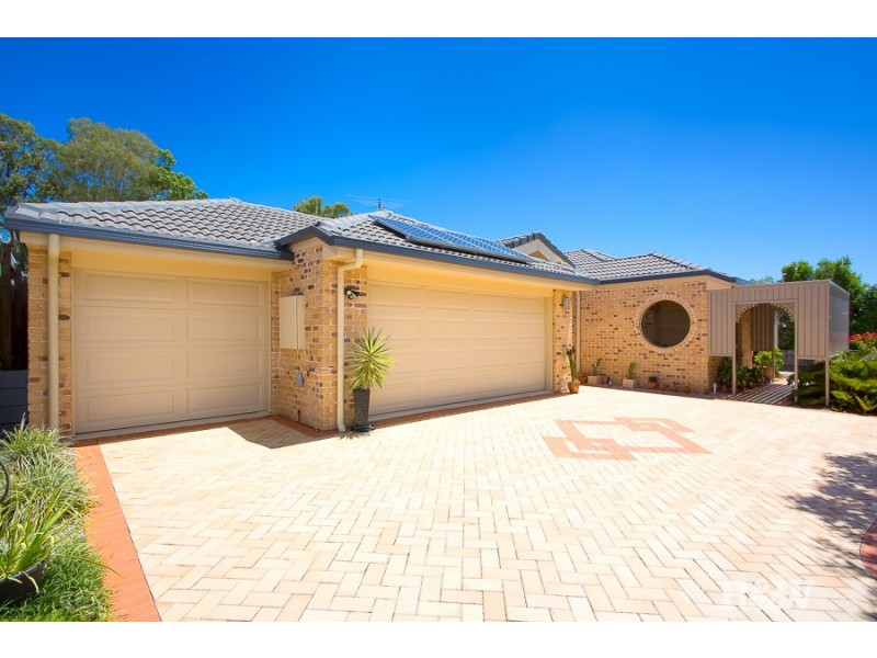 8 Sunbrite Court, Sandstone Point QLD 4511