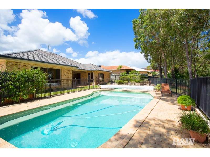 8 Sunbrite Court, Sandstone Point QLD 4511
