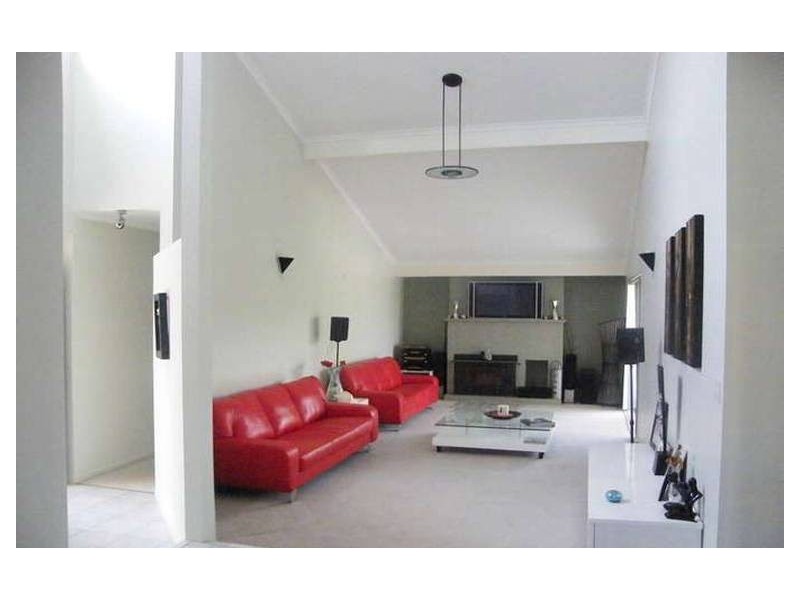 77 Phoenix Avenue, Bongaree QLD 4507