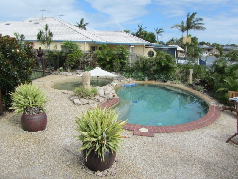 77 Phoenix Avenue, Bongaree QLD 4507