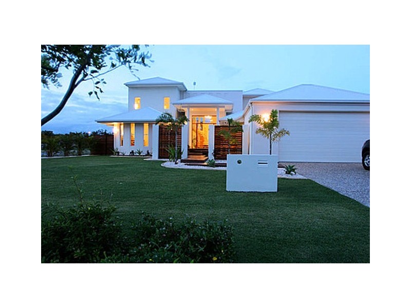 11 Baza Place, Banksia Beach QLD 4507