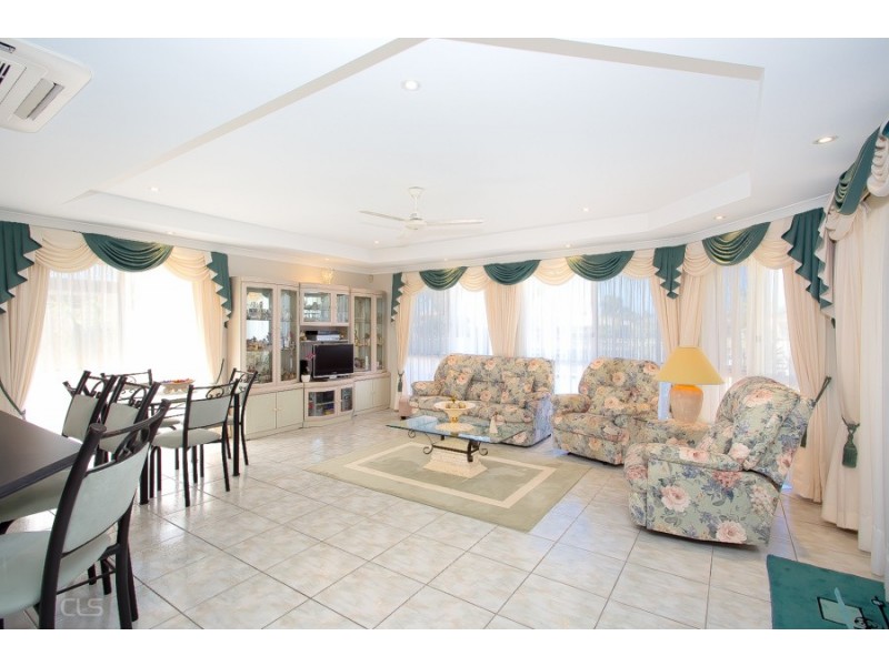 13 Dugong Crescent, Banksia Beach QLD 4507