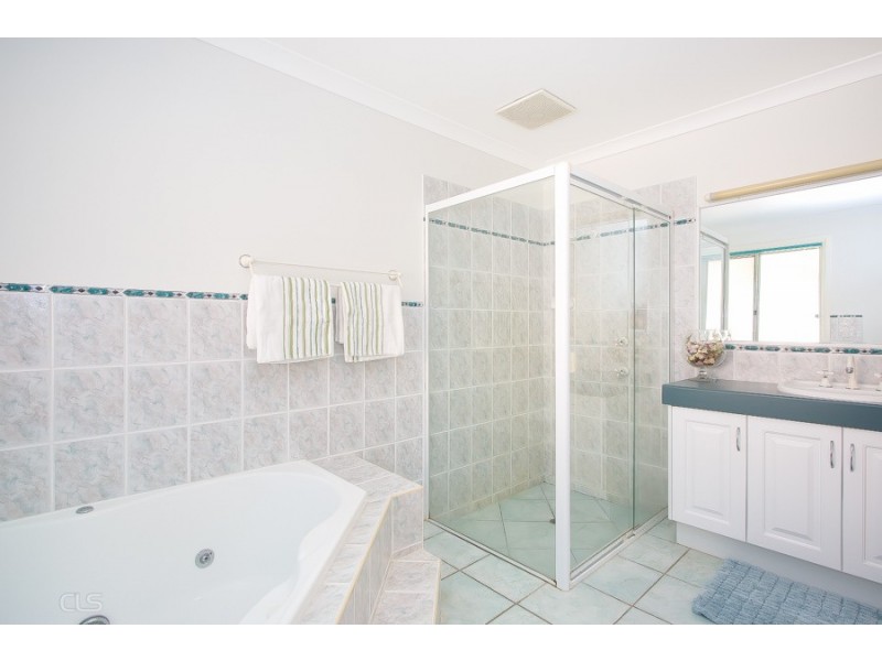 13 Dugong Crescent, Banksia Beach QLD 4507