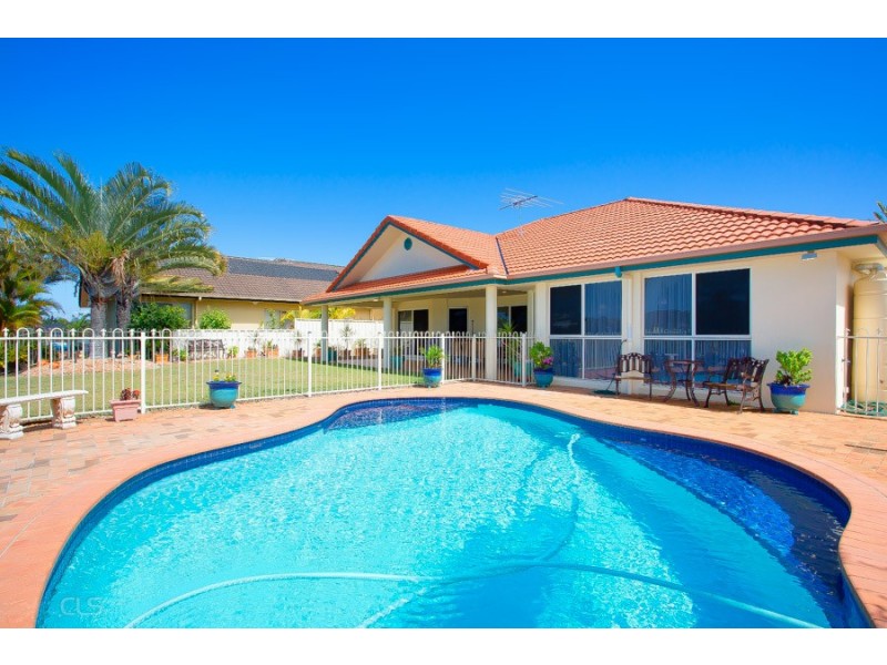 13 Dugong Crescent, Banksia Beach QLD 4507