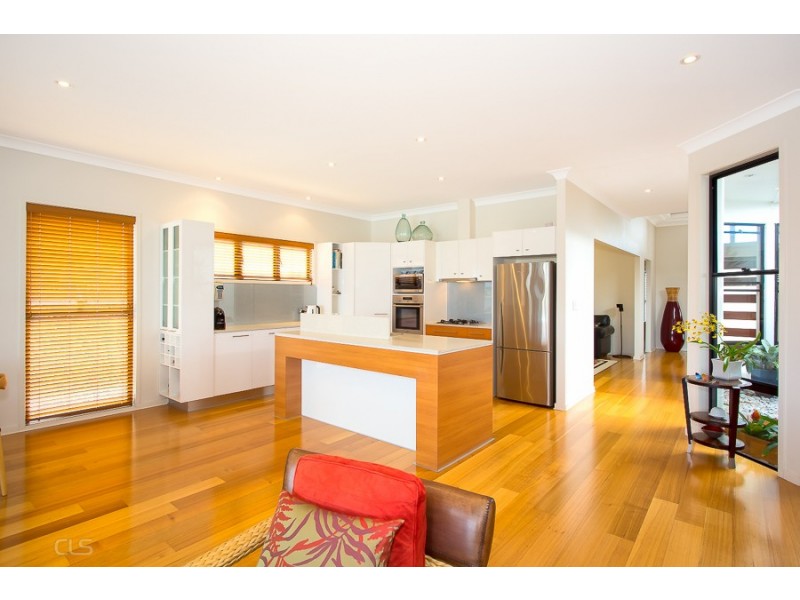 18 Catamaran Court, Banksia Beach QLD 4507