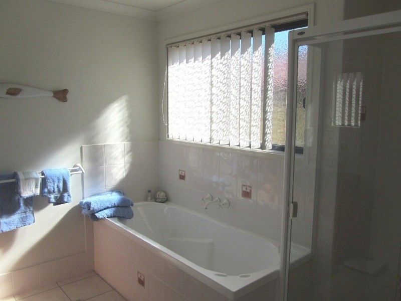 10 Dugong Crescent, Banksia Beach QLD 4507