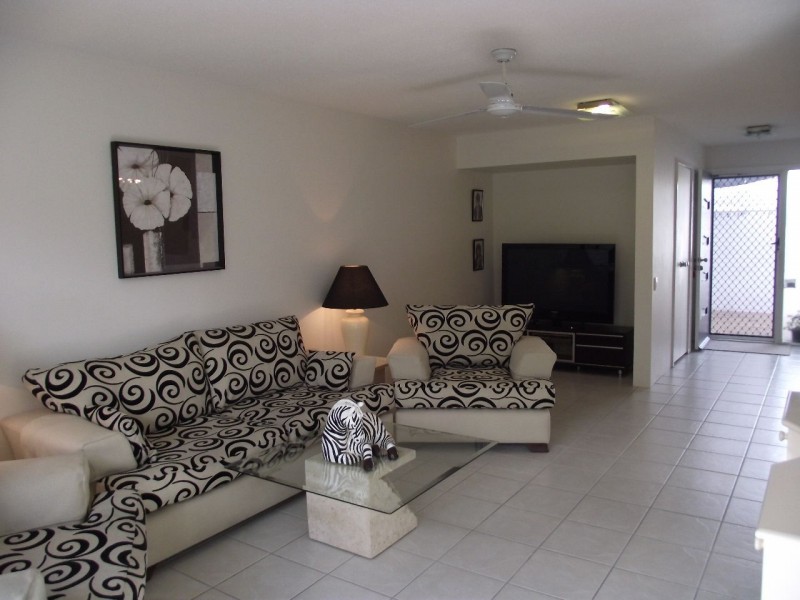 9b/10 Spinnaker Drive, Sandstone Point QLD 4511