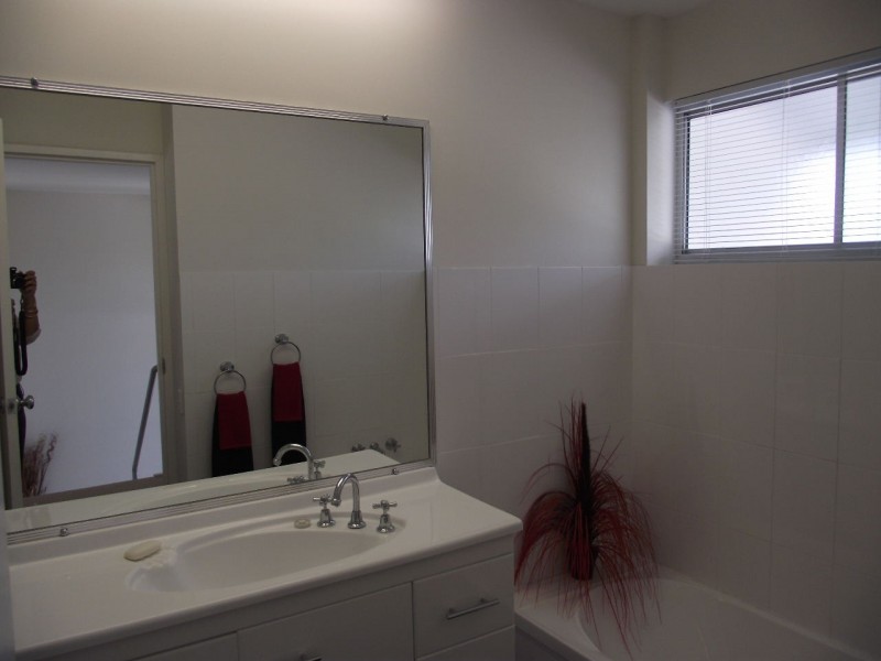 9b/10 Spinnaker Drive, Sandstone Point QLD 4511