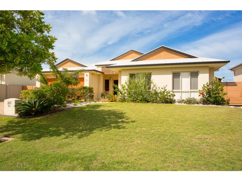 37 Raptor Parade, Banksia Beach QLD 4507