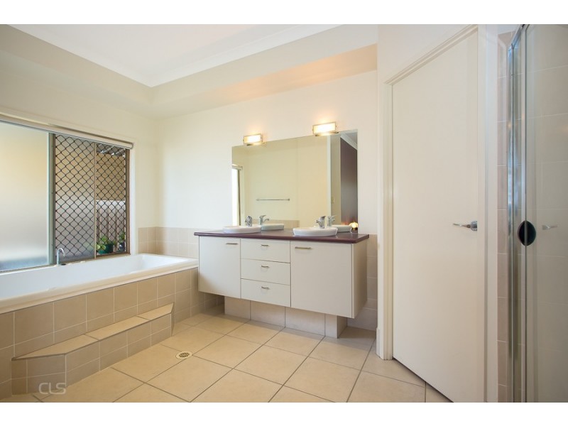 37 Raptor Parade, Banksia Beach QLD 4507