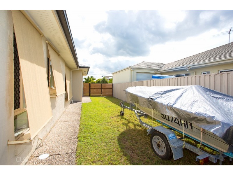 37 Raptor Parade, Banksia Beach QLD 4507