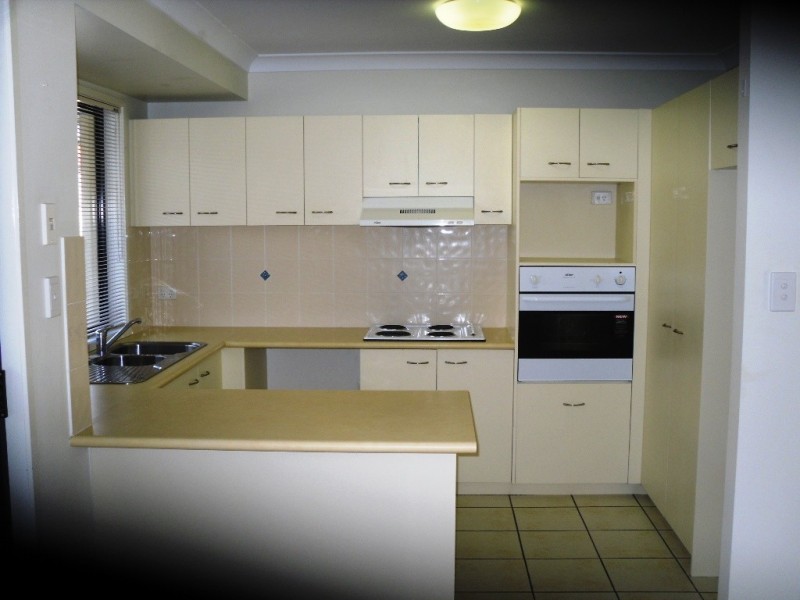 8 Seabreeze Court, Sandstone Point QLD 4511