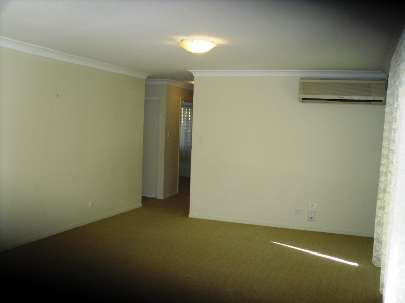 8 Seabreeze Court, Sandstone Point QLD 4511