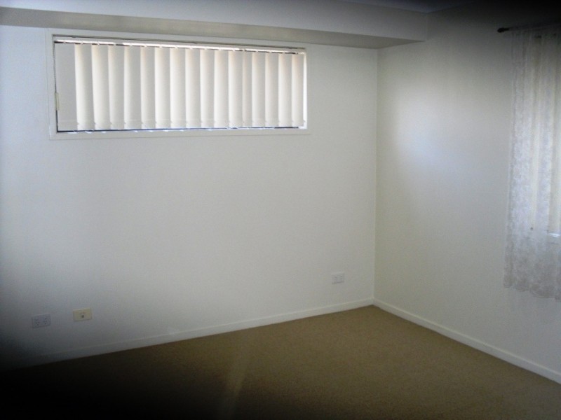 8 Seabreeze Court, Sandstone Point QLD 4511