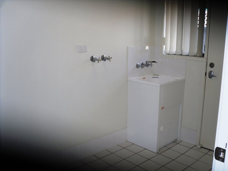 8 Seabreeze Court, Sandstone Point QLD 4511