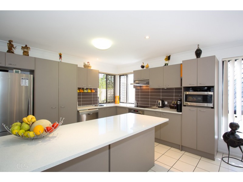 303 Bestmann Road, Sandstone Point QLD 4511