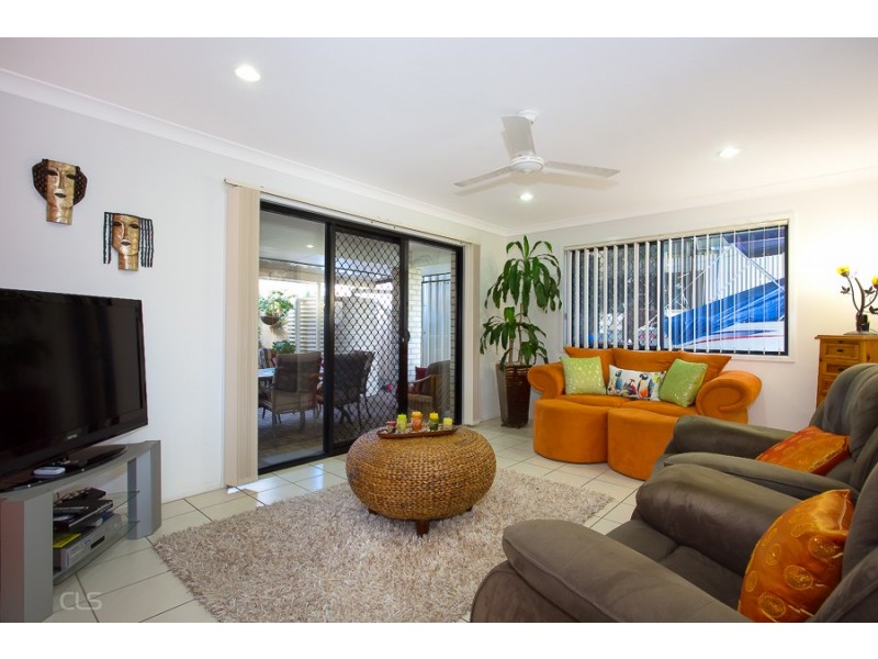 303 Bestmann Road, Sandstone Point QLD 4511