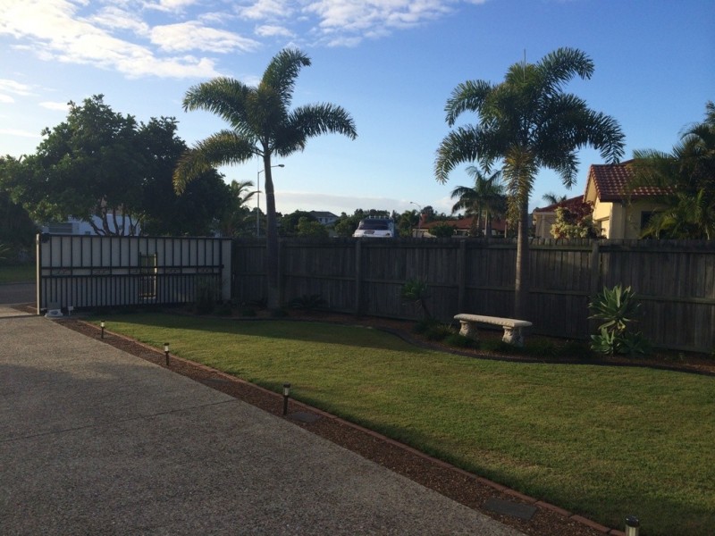 1/27 Bowsprit Crescent, Banksia Beach QLD 4507