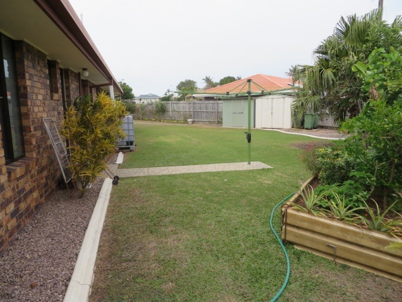 3 York Court, Sandstone Point QLD 4511