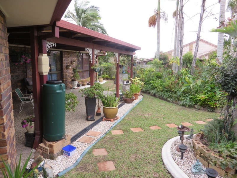 3 York Court, Sandstone Point QLD 4511