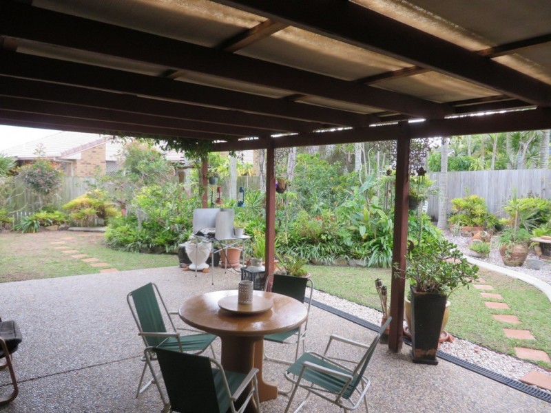 3 York Court, Sandstone Point QLD 4511