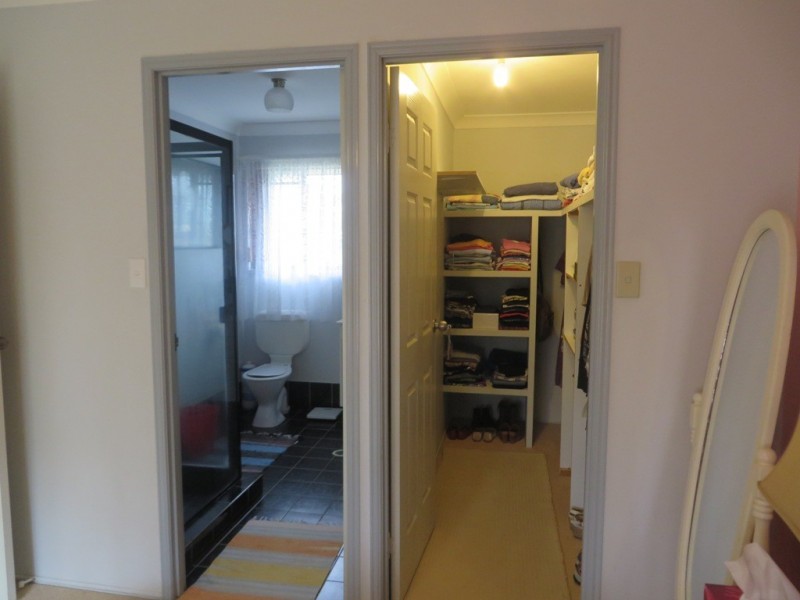 3 York Court, Sandstone Point QLD 4511