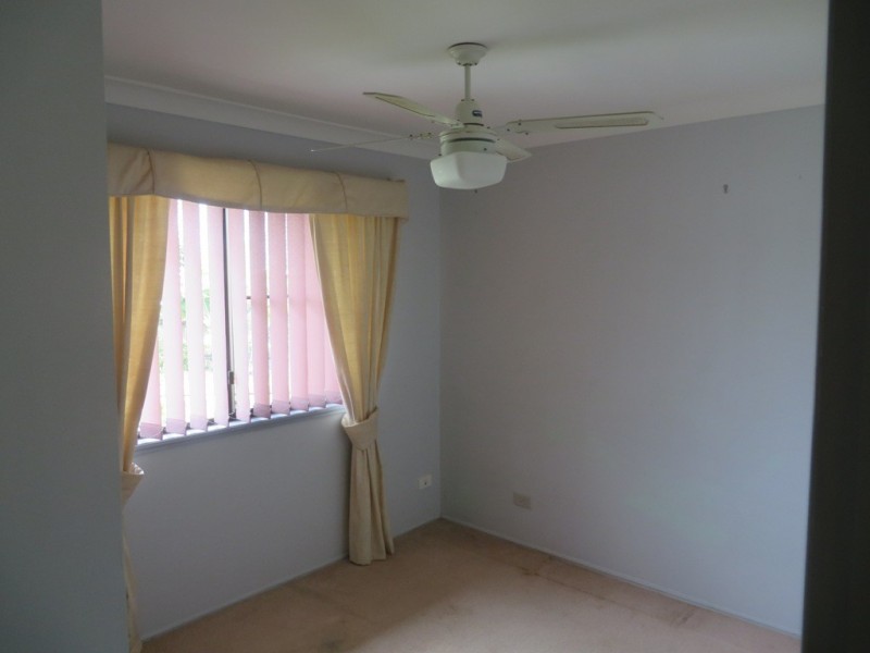 3 York Court, Sandstone Point QLD 4511