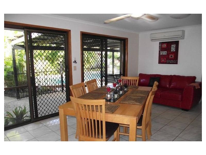 4 Daniel Place, Banksia Beach QLD 4507