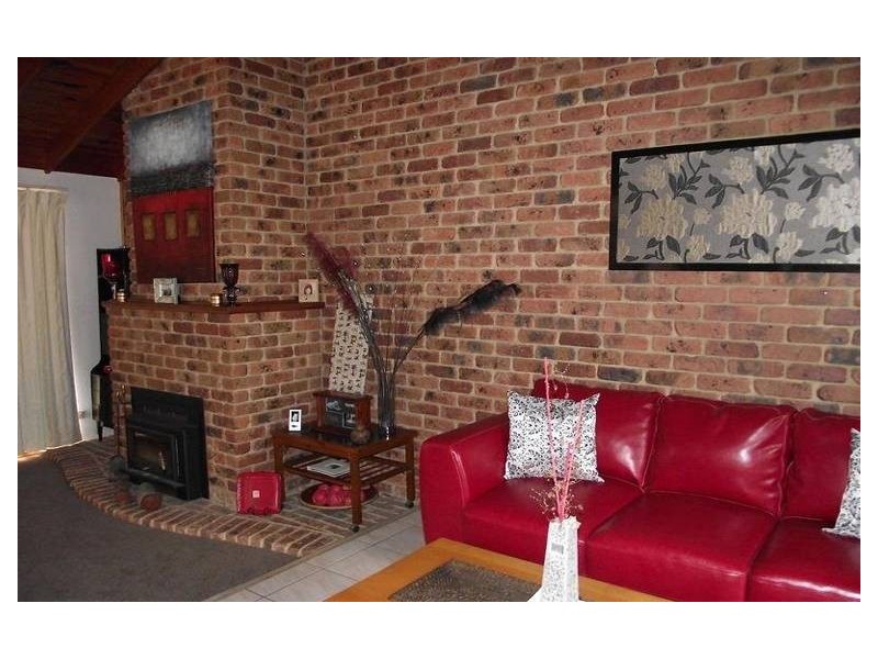 4 Daniel Place, Banksia Beach QLD 4507