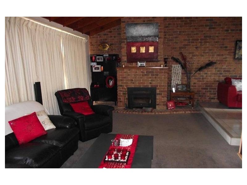 4 Daniel Place, Banksia Beach QLD 4507
