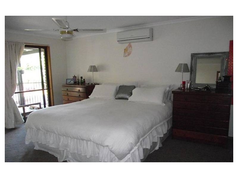 4 Daniel Place, Banksia Beach QLD 4507