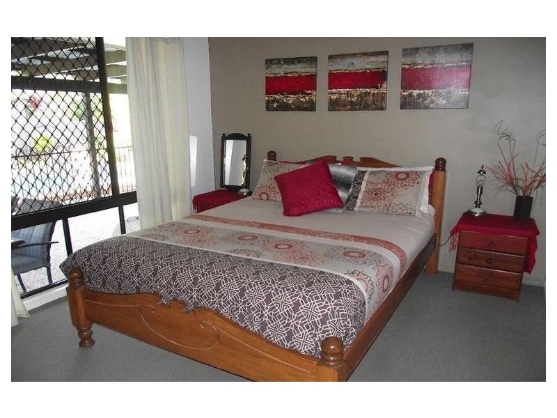 4 Daniel Place, Banksia Beach QLD 4507