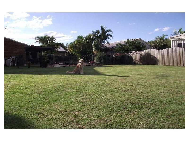 4 Daniel Place, Banksia Beach QLD 4507