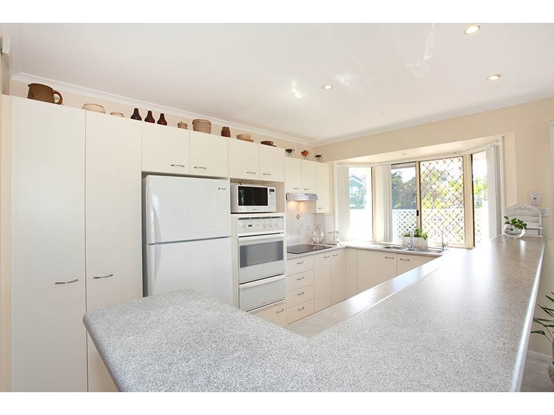 1/2 Fathom Court, Banksia Beach QLD 4507