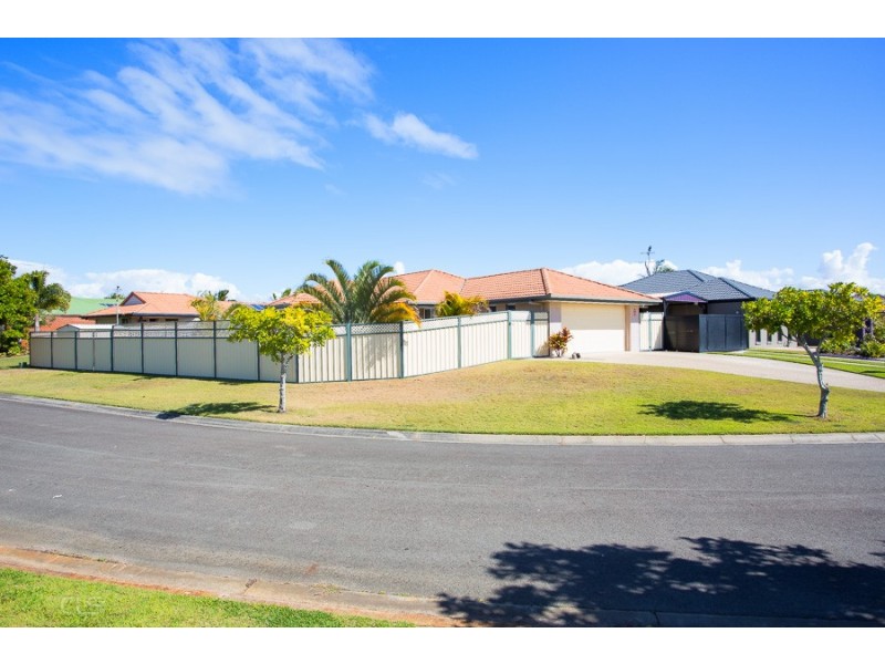 59 Topsail Cct, Banksia Beach QLD 4507