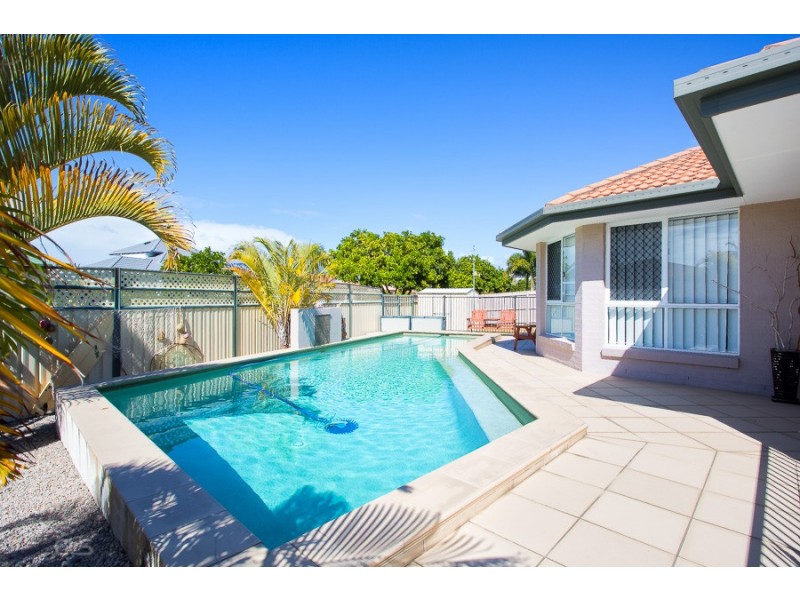 59 Topsail Cct, Banksia Beach QLD 4507