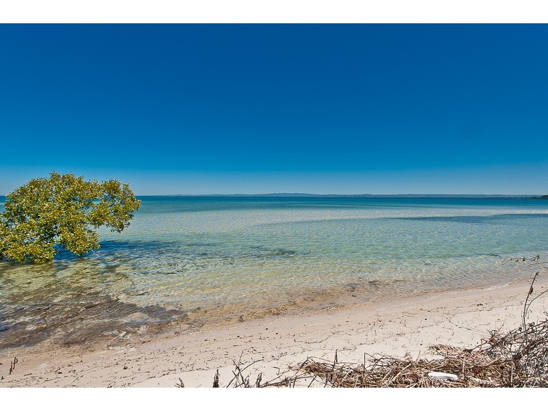 11 The Boulevarde, Bongaree QLD 4507