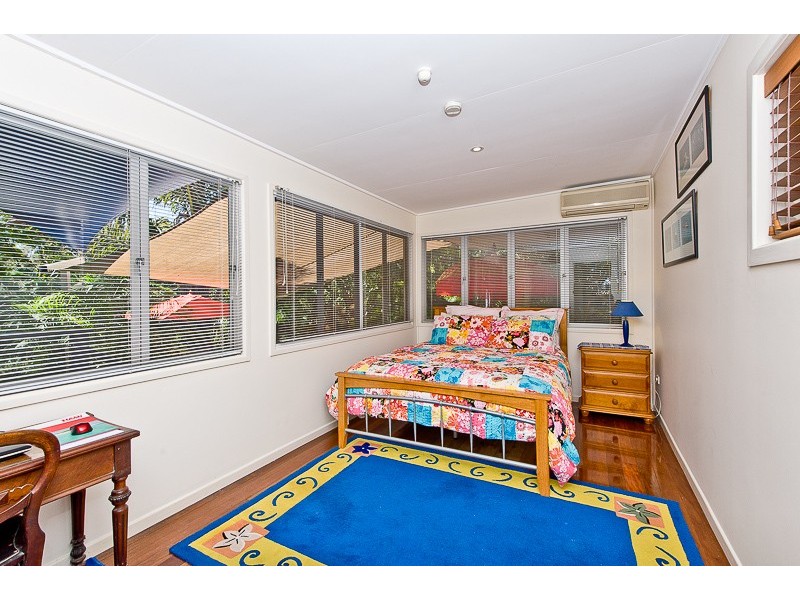 11 The Boulevarde, Bongaree QLD 4507