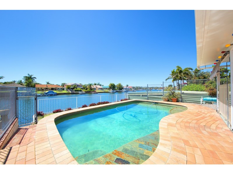 2/65 Oleander Drive, Bongaree QLD 4507