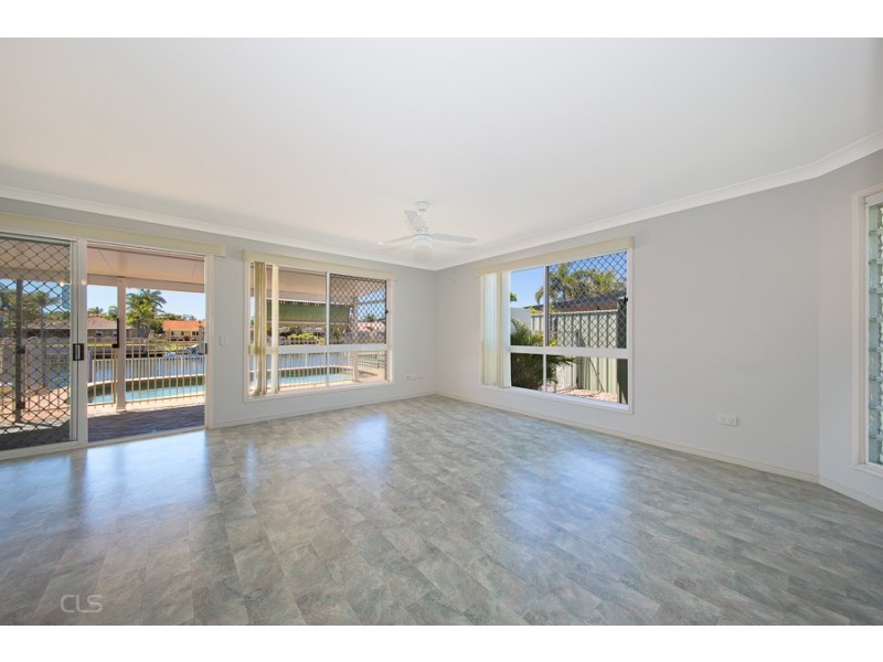 2/65 Oleander Drive, Bongaree QLD 4507