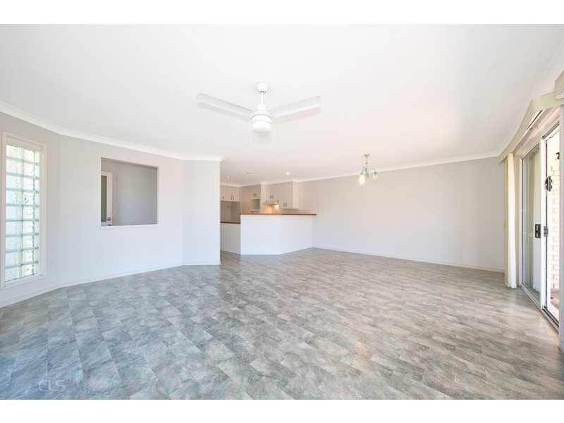 2/65 Oleander Drive, Bongaree QLD 4507