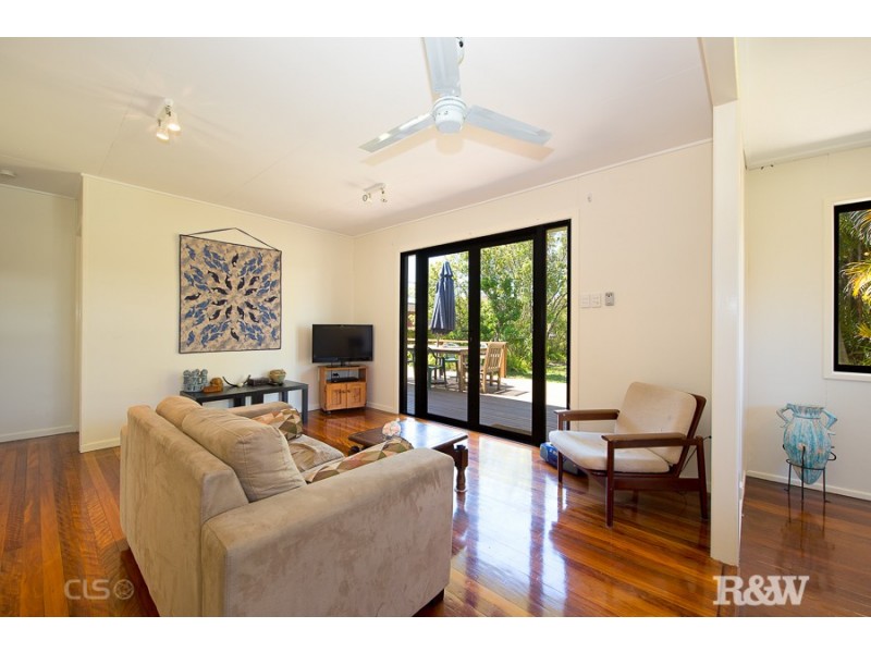 25 Hall Avenue, Bongaree QLD 4507