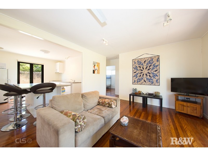 25 Hall Avenue, Bongaree QLD 4507