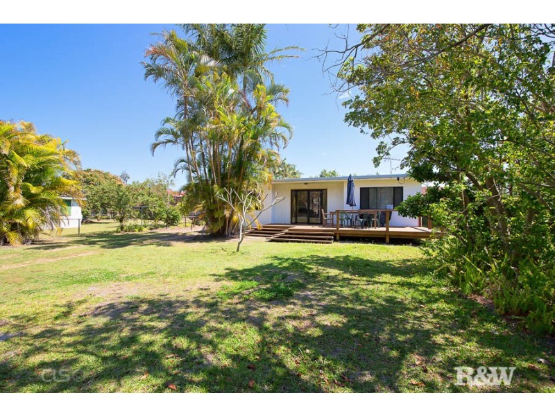 25 Hall Avenue, Bongaree QLD 4507