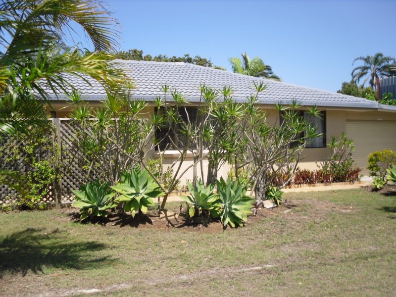 18 Sunderland Drive, Banksia Beach QLD 4507