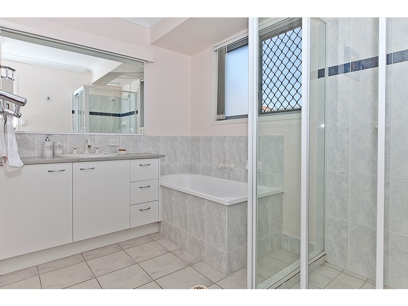 7 Yellowfin Place, Banksia Beach QLD 4507