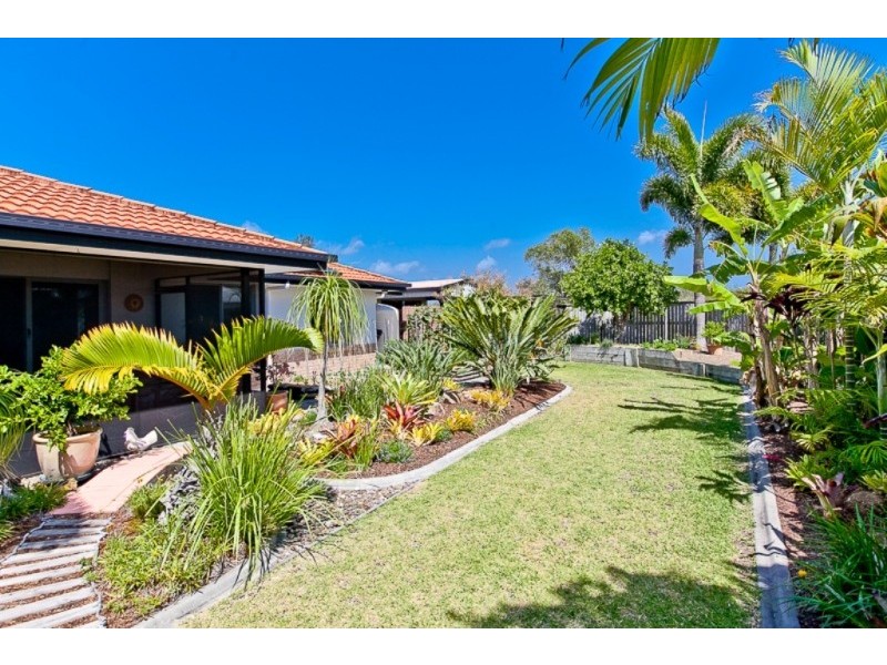 7 Yellowfin Place, Banksia Beach QLD 4507