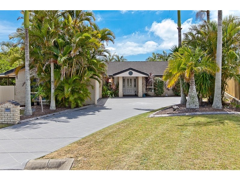 7 Trevally Place, Sandstone Point QLD 4511