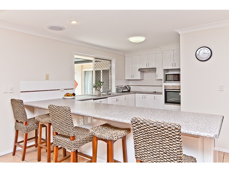 7 Trevally Place, Sandstone Point QLD 4511